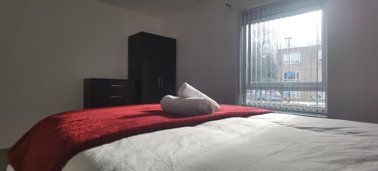 Lovely 3 Bed Apartment Near Qe Hospital Harborne Birmingham New Eksteriør bilde